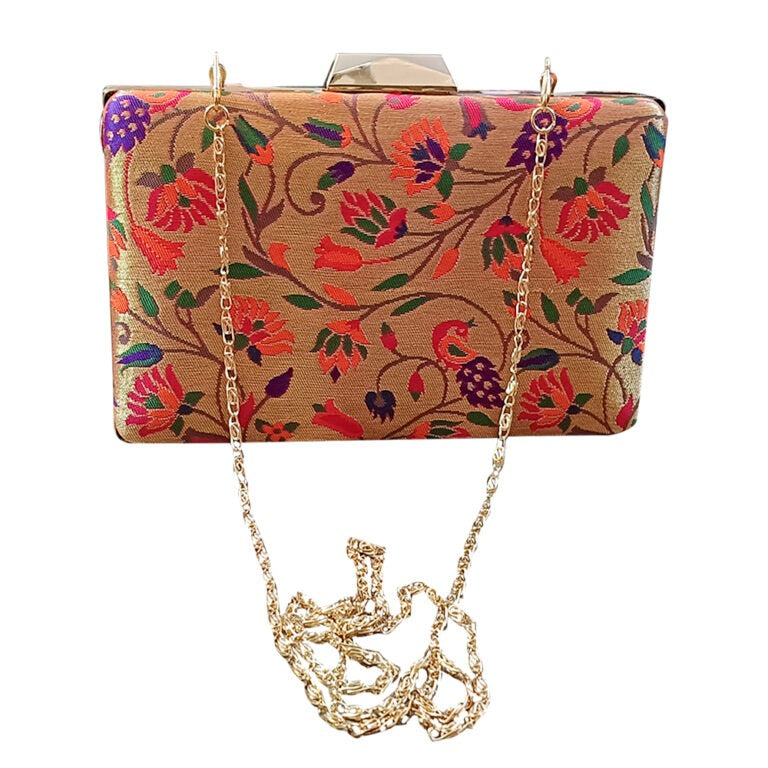 Small Peacock Red Paithani Clutch – Timeless Craft in a Compact Frame